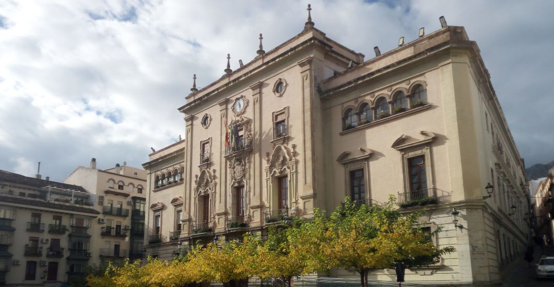 El Ayuntamiento de Jaén es uno de los más endeudados de España El Ayuntamiento de Jaén es uno de los más endeudados de España