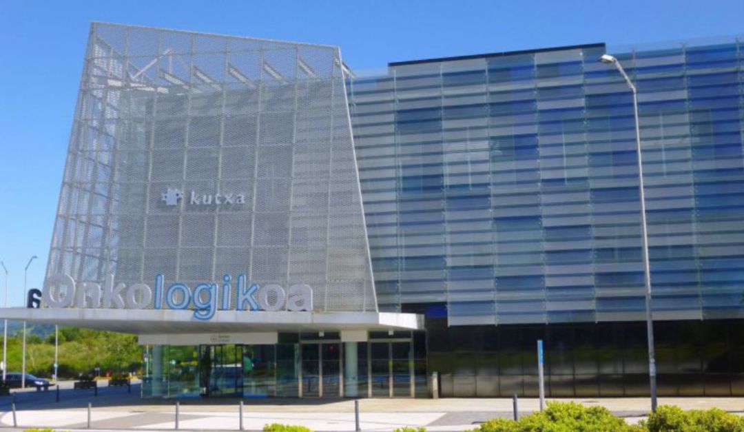 Fachada principal de Onkologikoa Fachada principal de Onkologikoa