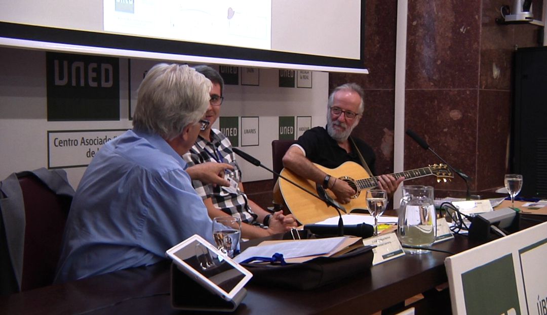 Pancho Varona en la sede de la UNED de Úbeda durante la inauguración del primer curso universitario sobre la figura de Joaquín Sabina Pancho Varona en la sede de la UNED de Úbeda durante la inauguración del primer curso universitario sobre la figura de Joaquín Sabina