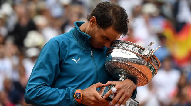 Rafa Nadal, junto al trofeo de Roland Garros Rafa Nadal, junto al trofeo de Roland Garros
