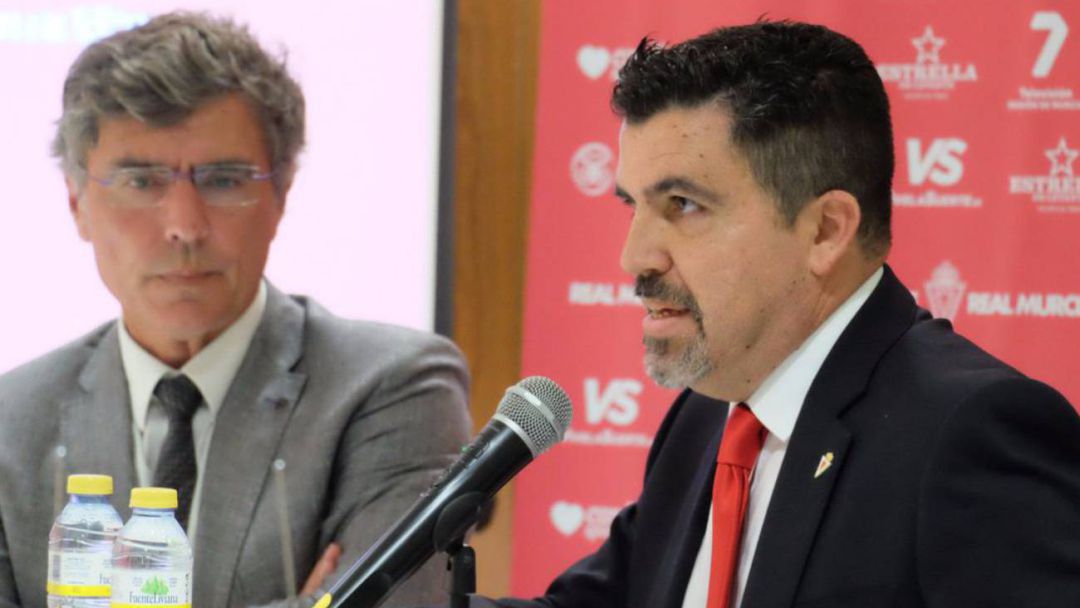 Almela: "Entiendo a Aquino, pero su salida debe dejarnos algún dinero" Almela: "Entiendo a Aquino, pero su salida debe dejarnos algún dinero"