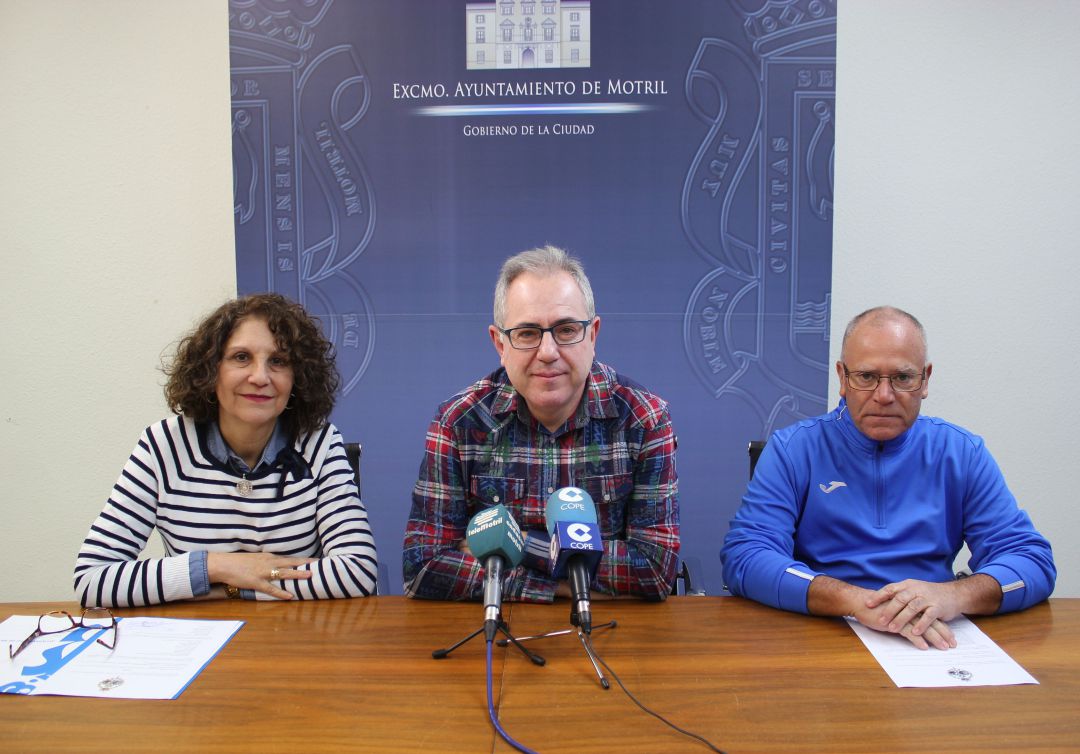 El concejal de cultura, Francisco Ruiz, presenta los actos litúrgicos del día de los Terremotos de Motril junto a la presidenta de la Hermandad de la Virgen de la Cabeza, Maria José Garrido y Pedro Ruiz El concejal de cultura, Francisco Ruiz, presenta los actos litúrgicos del día de los Terremotos de Motril junto a la presidenta de la Hermandad de la Virgen de la Cabeza, Maria José Garrido y Pedro Ruiz
