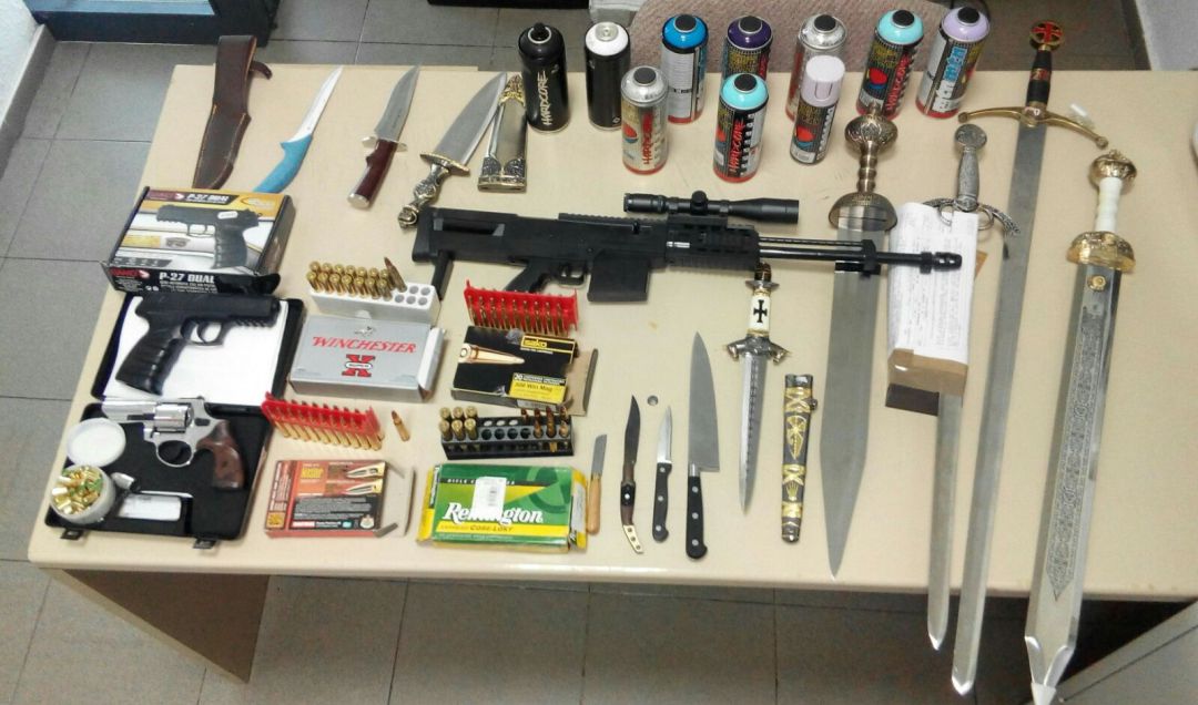 Desarticulan en Sevilla una banda dedicada al tráfico de armas Desarticulan en Sevilla una banda dedicada al tráfico de armas
