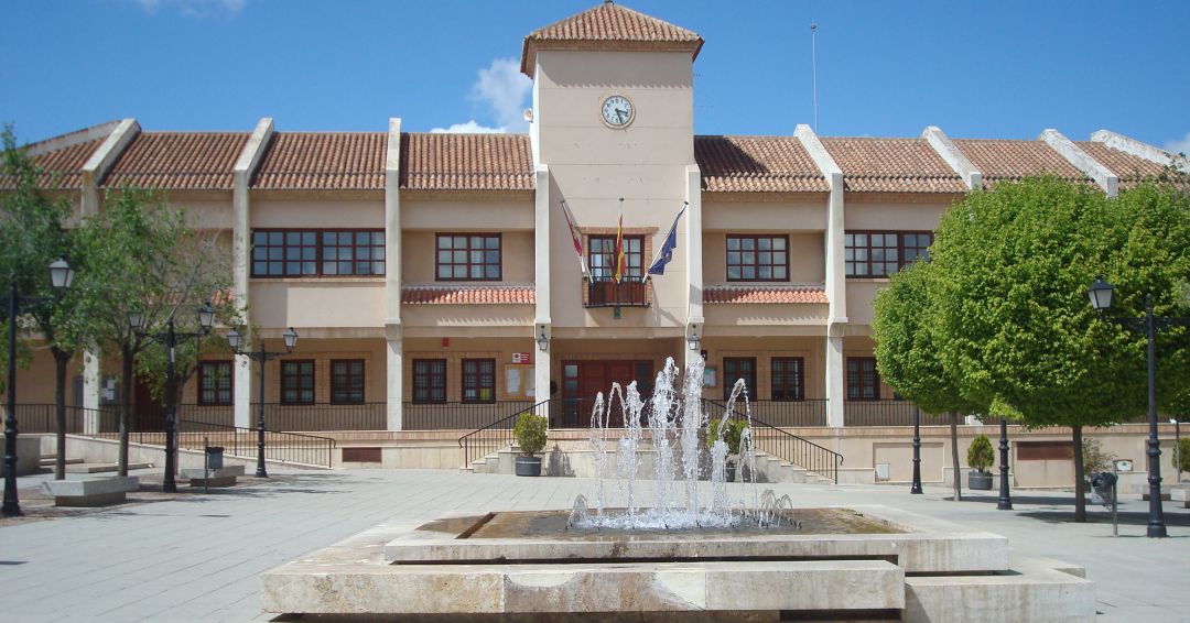 En la localidad de Santa Cruz de Mudela cayó el Gordo del Niño en el 1995, repartiendo 6.800 millones de las antiguas pesetas En la localidad de Santa Cruz de Mudela cayó el Gordo del Niño en el 1995, repartiendo 6.800 millones de las antiguas pesetas