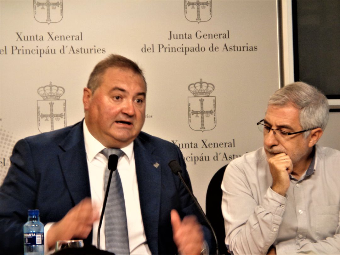 Argüelles deja caer que la última palabra sobre la situación de Llamazares la tendrá la dirección de Asturias. Argüelles deja caer que la última palabra sobre la situación de Llamazares la tendrá la dirección de Asturias.