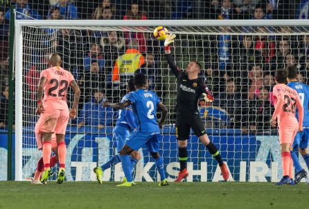 Ter Stegen volvió a ser clave para los suyos evitando el gol del empate Ter Stegen volvió a ser clave para los suyos evitando el gol del empate