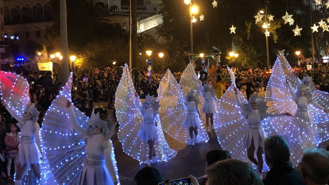 Miles de personas se congregan en Palma para disfrutar de la Cabalgata de Reyes