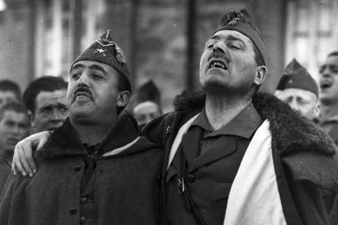 La Hermandad de Antiguos Caballeros Legionarios de Menorca ha editado un calendario para 2019 con la imagen de estos dos militares colpistas en 1936. La Hermandad de Antiguos Caballeros Legionarios de Menorca ha editado un calendario para 2019 con la imagen de estos dos militares colpistas en 1936.