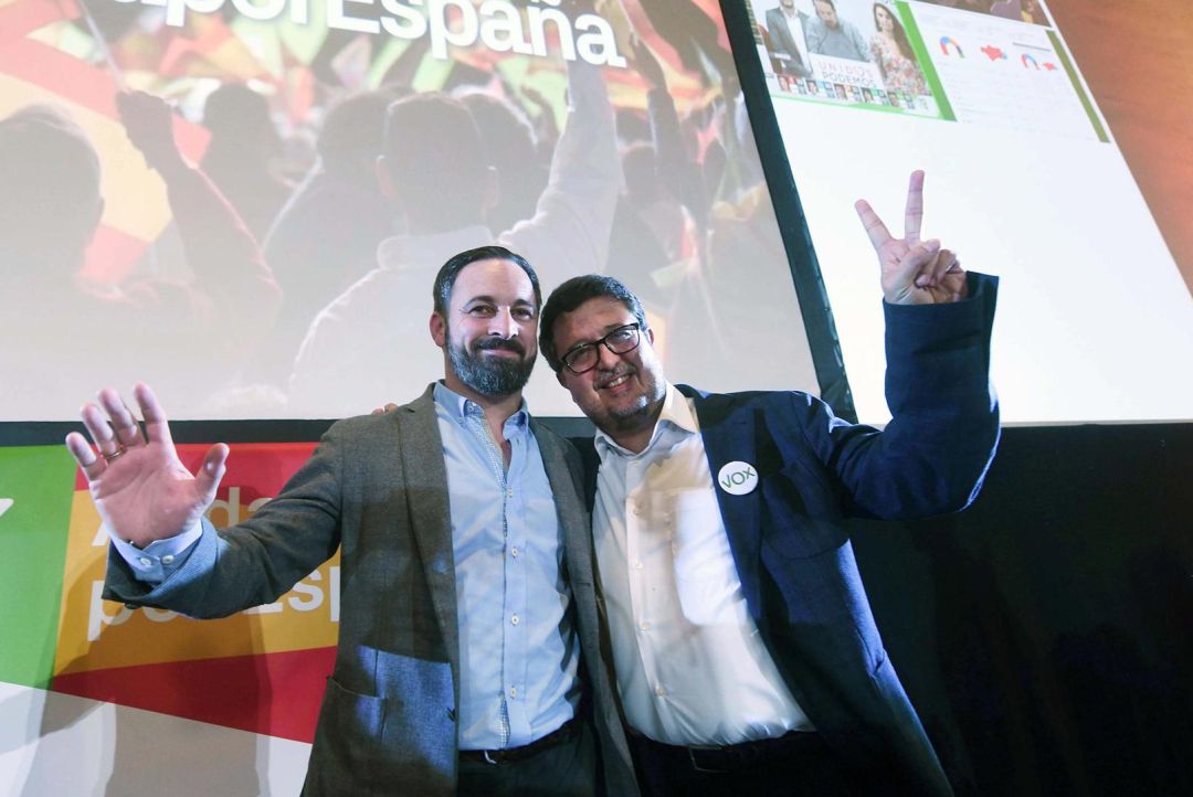 Santiago Abascal y Francisco Serrano, cabeza de Vox en Andalucía, durante un acto en la campaña electoral Santiago Abascal y Francisco Serrano, cabeza de Vox en Andalucía, durante un acto en la campaña electoral