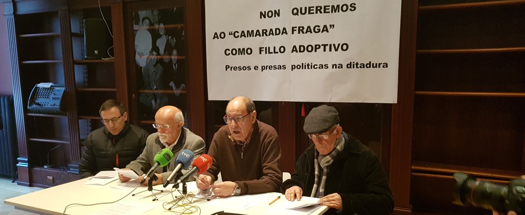 Presos políticos del Francismo piden la retirada a Fraga del título de Hijo adoptivo de A Coruña Presos políticos del Francismo piden la retirada a Fraga del título de Hijo adoptivo de A Coruña