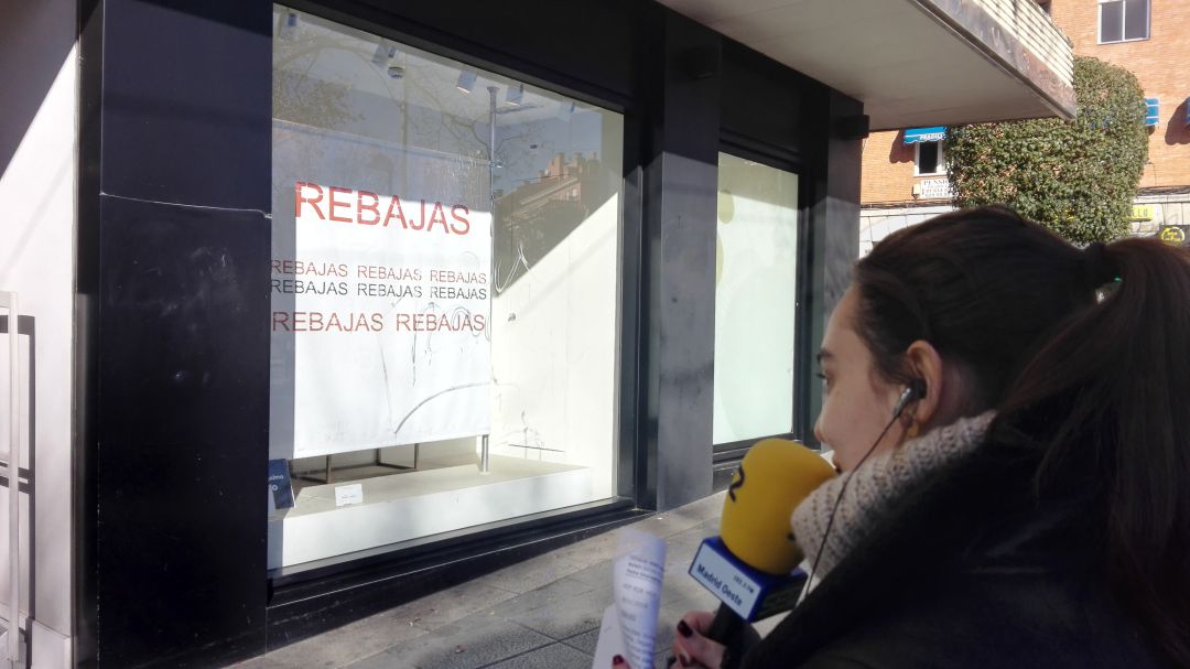 A pie de calle Madrid Oeste 08-01-2019 - ¿Compra en las rebajas? A pie de calle Madrid Oeste 08-01-2019 - ¿Compra en las rebajas?
