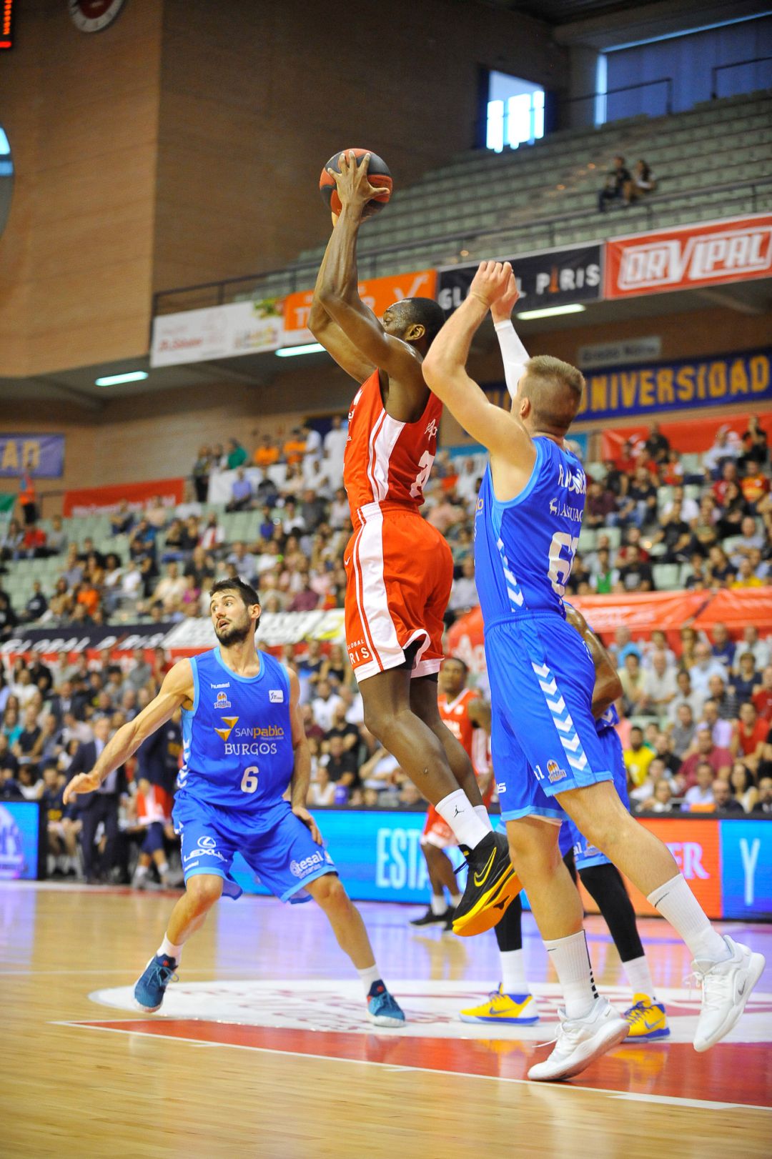 Dino Radoncic llega al UCAM Murcia CB seis meses tarde Dino Radoncic llega al UCAM Murcia CB seis meses tarde