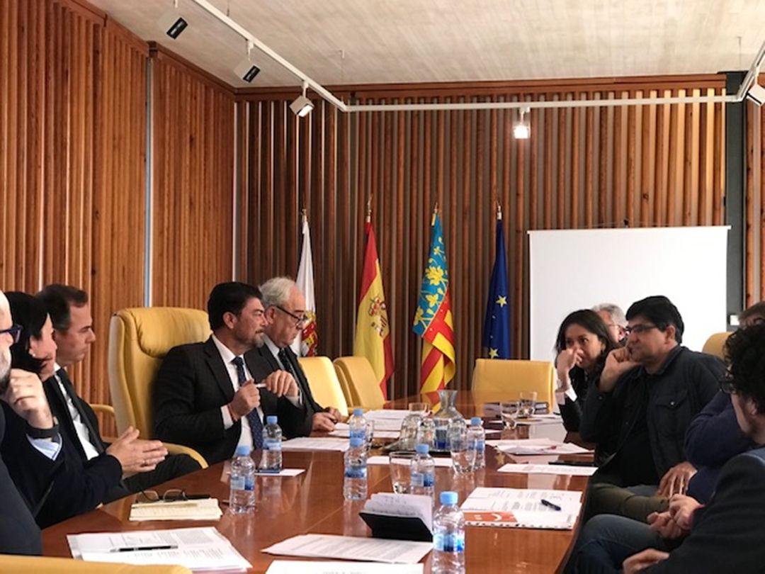 PP y Ciudadanos acusan al antiguo tripartito de querer abrir una causa contra la Iglesia PP y Ciudadanos acusan al antiguo tripartito de querer abrir una causa contra la Iglesia