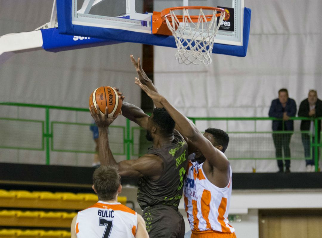 Okeke abandona el COB tras Jugar diez partidos y promediar 0.3 puntos, 1.4 rebotas 0.8 asistencias en casi 7 minutos por encuentro. Okeke abandona el COB tras Jugar diez partidos y promediar 0.3 puntos, 1.4 rebotas 0.8 asistencias en casi 7 minutos por encuentro.