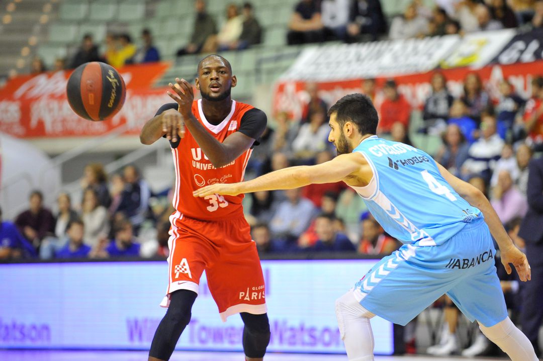 Iberostar Tenerife pone a prueba los refuerzos del UCAM Murcia CB Iberostar Tenerife pone a prueba los refuerzos del UCAM Murcia CB