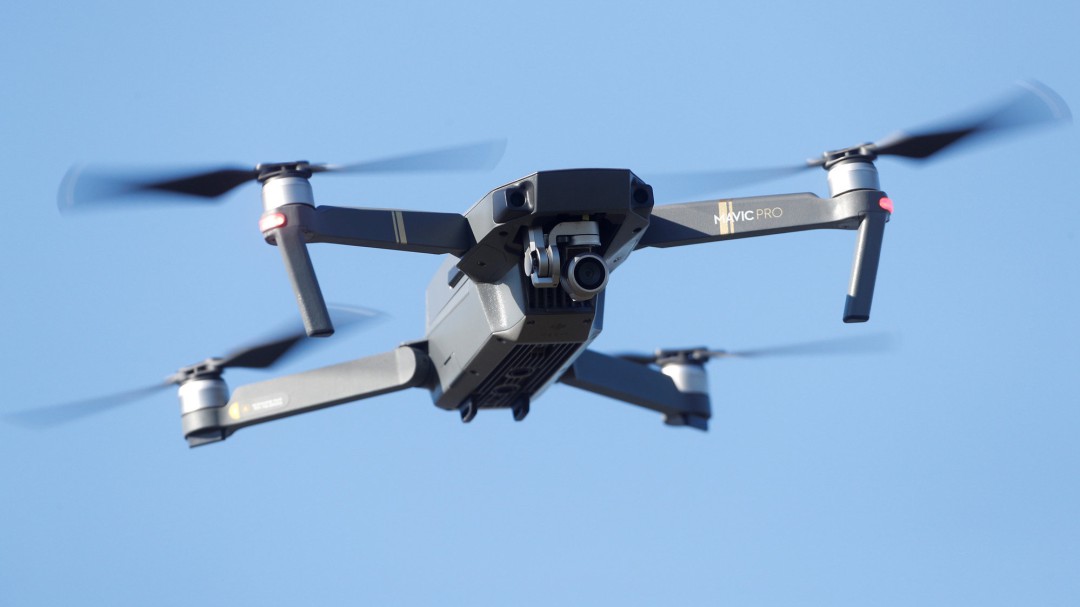 Denunciado por sobrevolar un dron