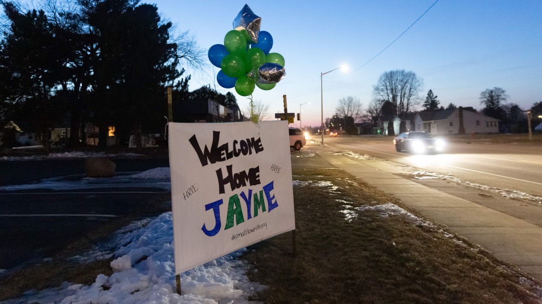 Hallan con vida a la menor secuestrada tras el asesinato de sus padres hace 3 meses en Wisconsin