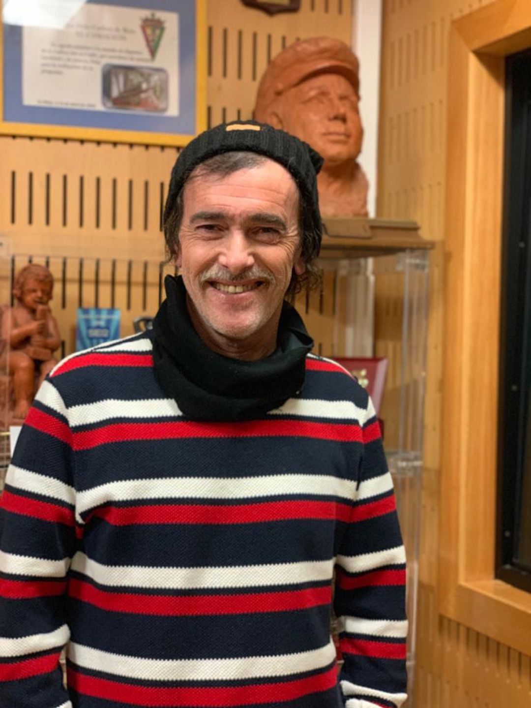 Juan Carlos Aragón: "Me gusta escribirle a Cádiz y ya se sabe que para mí, patria sólo hay una" Juan Carlos Aragón: "Me gusta escribirle a Cádiz y ya se sabe que para mí, patria sólo hay una"