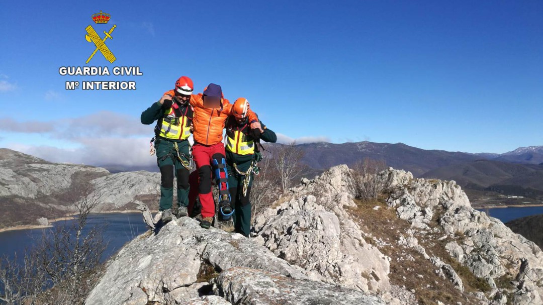 Rescatan a un montañero burgalés herido