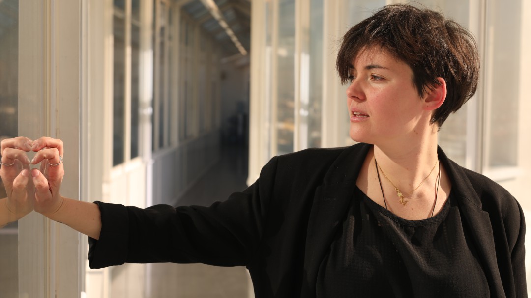 Mäbu : 'se comparte mucha música por internet, pero falta cultura de pagar la entrada para ir a un concierto'