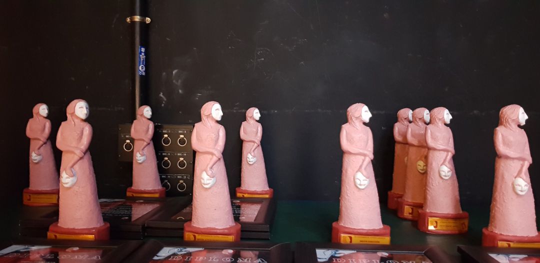 Trofeos que se entregan a los ganadores del certamen Trofeos que se entregan a los ganadores del certamen