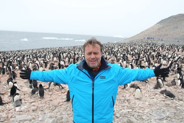 Con sus amigos pingüinos... Con sus amigos pingüinos...