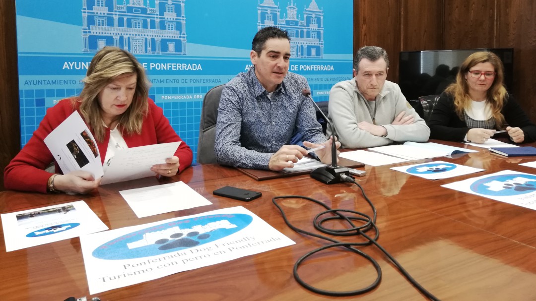 Ponferrada pretende habilitar 9 espacios para perros en el casco urbano