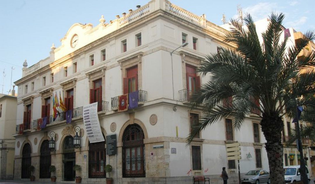 Fachada del Ayuntamiento de Sagunt Fachada del Ayuntamiento de Sagunt