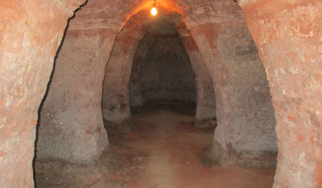 Una de las cuevas de Villanueva de los Infantes, situada en la Calle General Pérez Ballesteros, número 6 Una de las cuevas de Villanueva de los Infantes, situada en la Calle General Pérez Ballesteros, número 6