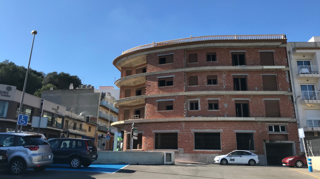 El ayuntamiento compra una construcción abandonada para convertirla en Casa Consistorial