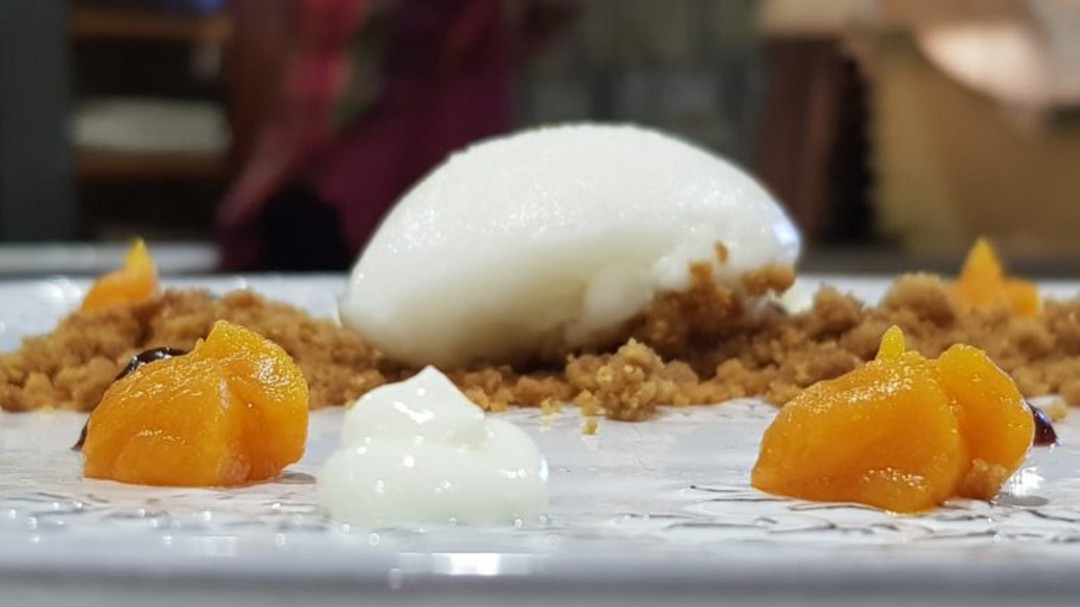 Terra de galleta amb crema de formatge, carabassa i gelat de llima