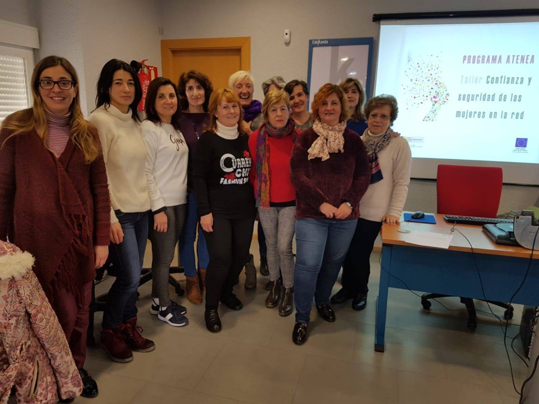 Taller de seguridad de las mujeres en la red Taller de seguridad de las mujeres en la red