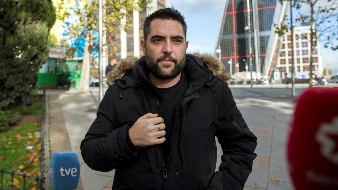 "Estamos llevando a un payaso ante la Justicia por hacer su trabajo", dijo a su llegada a los juzgados de Plaza de Castilla "Estamos llevando a un payaso ante la Justicia por hacer su trabajo", dijo a su llegada a los juzgados de Plaza de Castilla