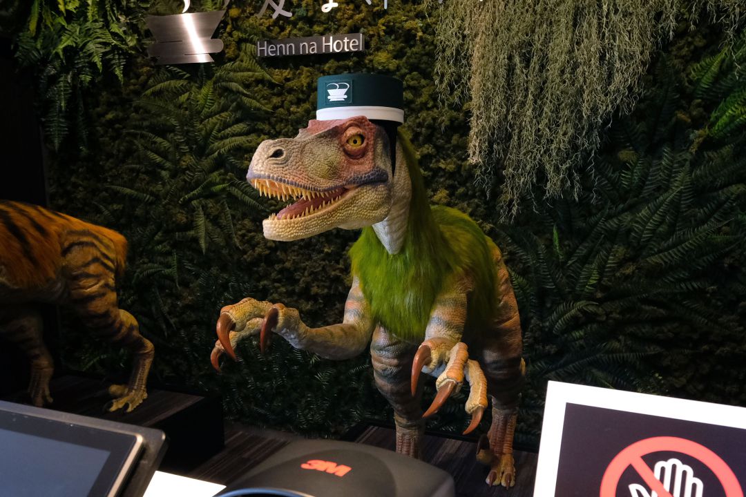 Uno de los velocirraptores que podemos encontrar en la recepción. Uno de los velocirraptores que podemos encontrar en la recepción.