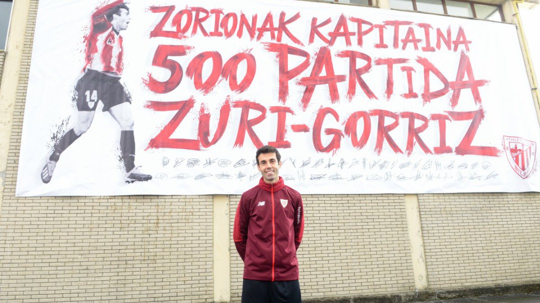 Lezama, a los pies del capitán y sus 500 partidos