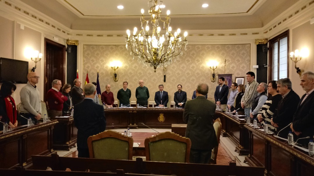 El PP suscribe no pactar con quienes plantean reducir la protección a las mujeres