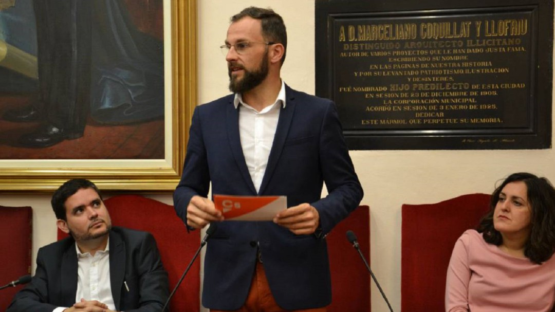 Ciudadanos urge regular la circulación de los patinetes eléctricos en Elche