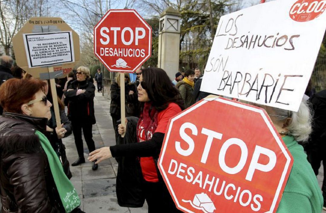 El Gobierno fijará una moratoria de 4 años para desahucios hipotecarios y frenará los de impago de alquiler El Gobierno fijará una moratoria de 4 años para desahucios hipotecarios y frenará los de impago de alquiler