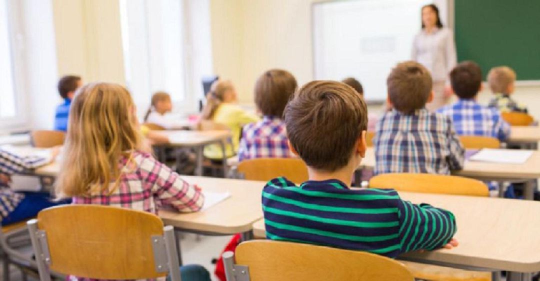 La junta cambia de colegio a una niña con necesidades educativas especiales porque no disponía de los especialistas necesarios La junta cambia de colegio a una niña con necesidades educativas especiales porque no disponía de los especialistas necesarios