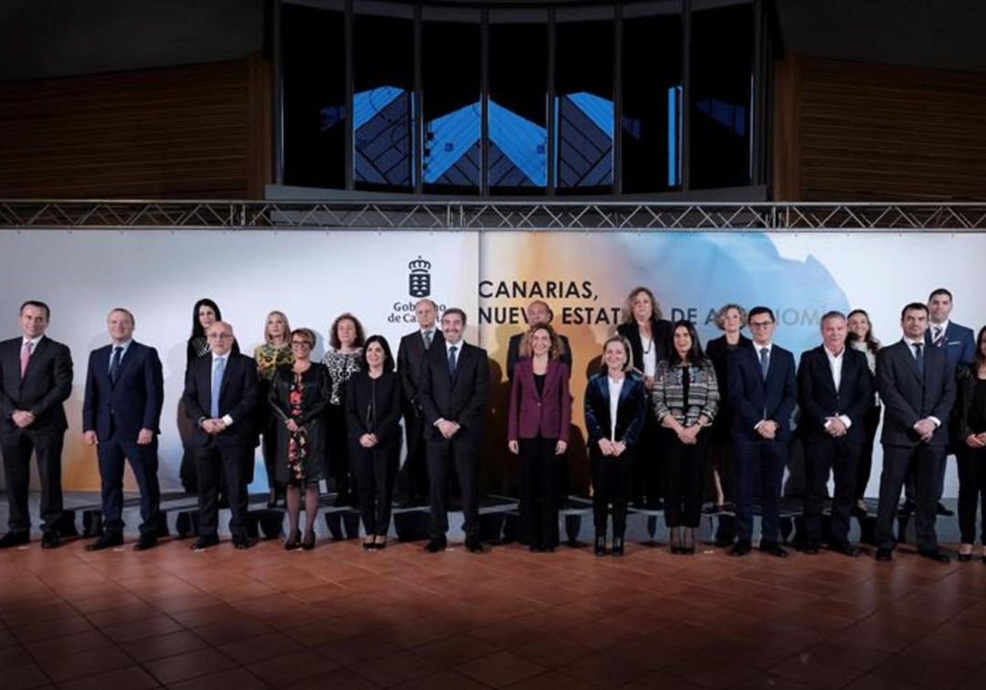 Canarias presenta su estatuto de autonomía