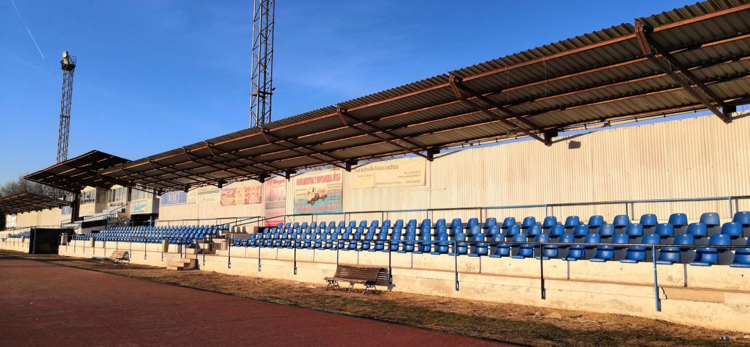 Así luce 'Los Prados' con los asientos del viejo 'Vicente Calderón'. Así luce 'Los Prados' con los asientos del viejo 'Vicente Calderón'.