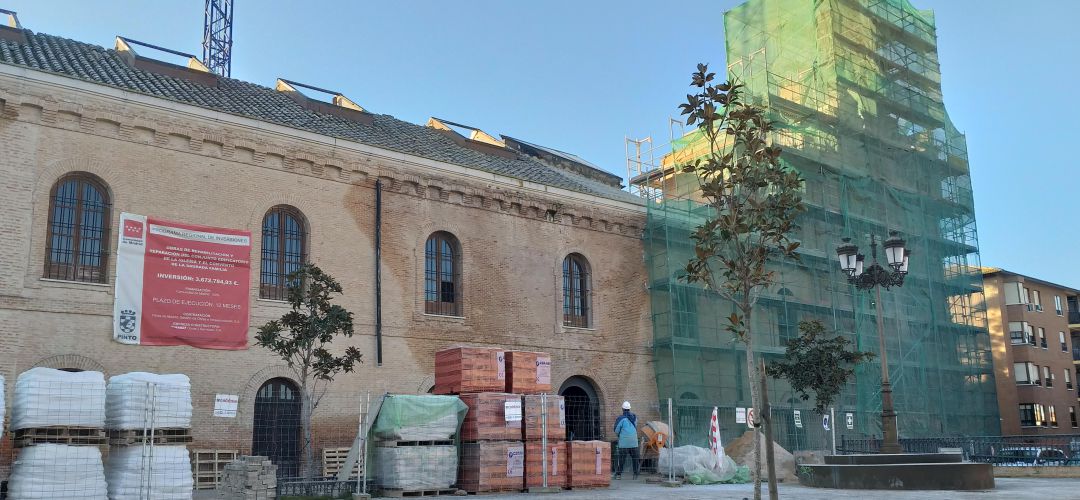 La Iglesia de la Sagrada Familia y del edificio de la antigua Casa de Cultura todavía tienen mucha obra por delante. La Iglesia de la Sagrada Familia y del edificio de la antigua Casa de Cultura todavía tienen mucha obra por delante.