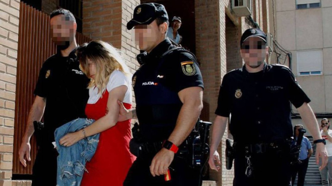 Fiscalía pide prisión permanente revisable para la acusada de matar al hijo de su pareja en Elda