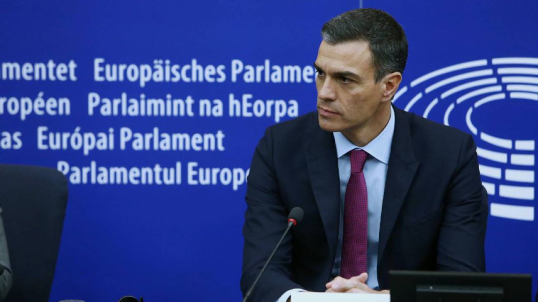 Pedro Sánchez lamenta la pérdida de un hombre comprometido con la democracia