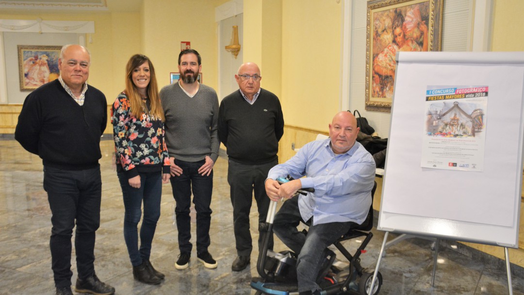 Elda presenta el I Concurso de Fotografía de las Fiestas Mayores