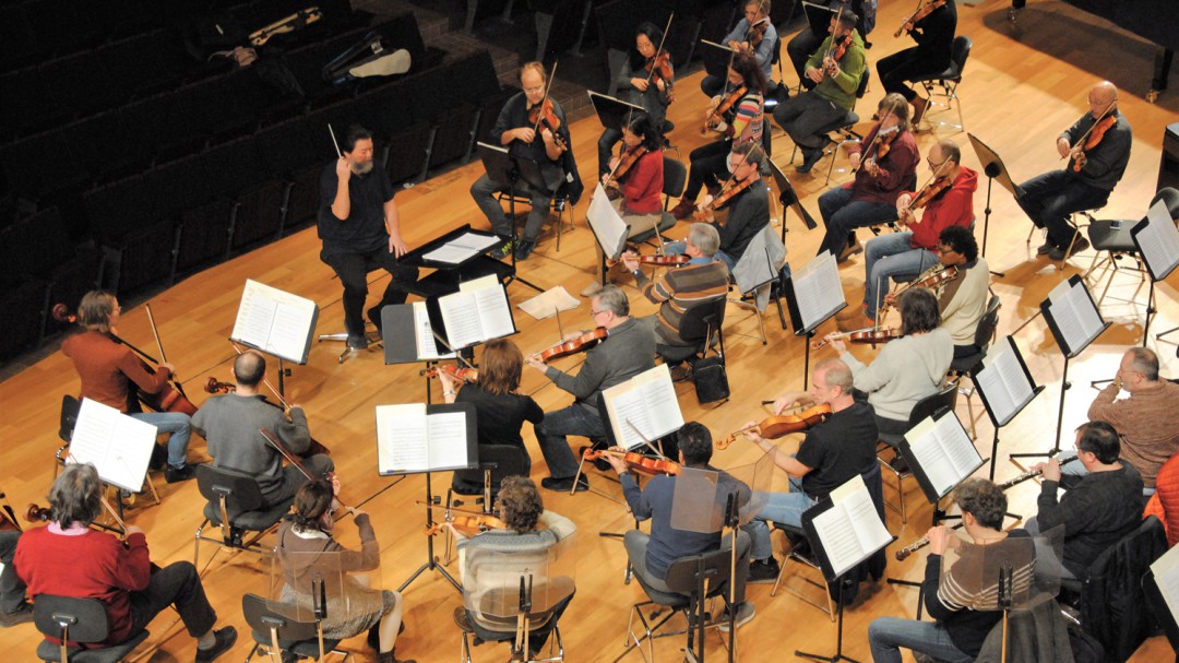 Joseph Swennsen estrena en Granada 'Sinfonietta'