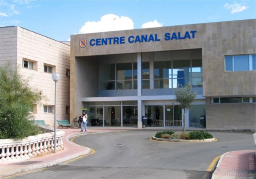 Dan de alta a la mujer acuchillada en Ciutadella