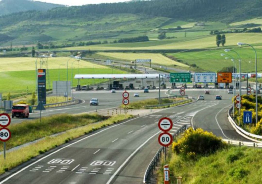 El Gobierno cobra los 22 millones para la AP-15 y la N-121-A