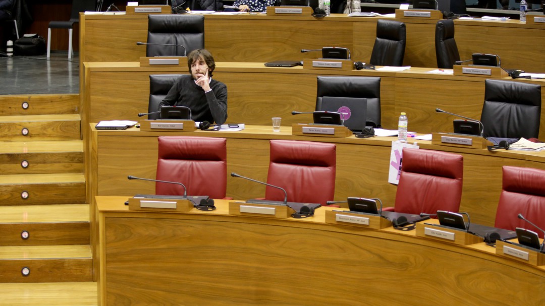 El letrado mayor ve un vacío reglamentario en la expulsión de Aznárez, Buil y Sáez