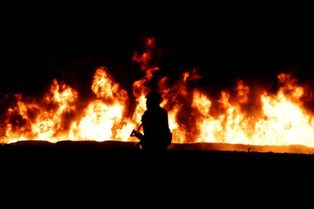 Al menos 21 personas han muerto este viernes y 71 han resultado heridas al estallar una toma clandestina de gasolina de Petróleos Mexicanos (Pemex) Al menos 21 personas han muerto este viernes y 71 han resultado heridas al estallar una toma clandestina de gasolina de Petróleos Mexicanos (Pemex)